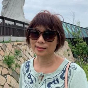 prof1-2 Mandy Sung